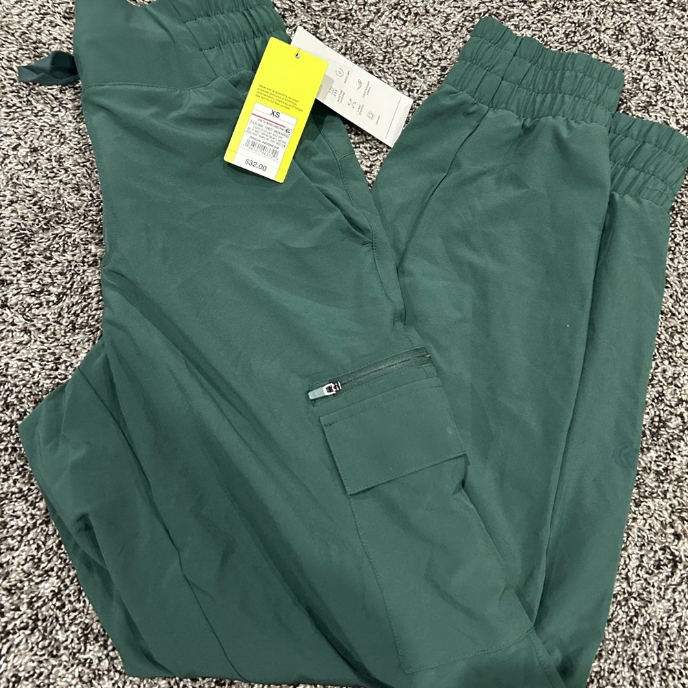 All in Motion Women’s Cargo Joggers